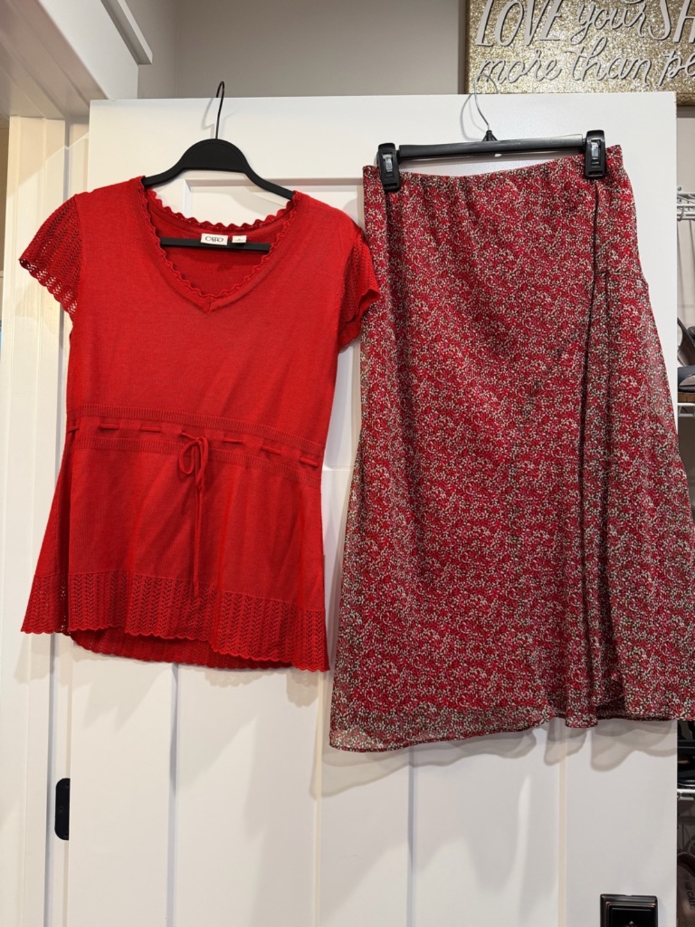 Women’s Red Knit Top with Scalloped Edge and matching floral skirt set Cato S/M
